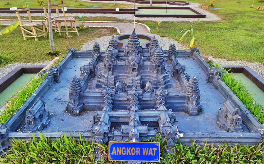 Angkor Wat Putt