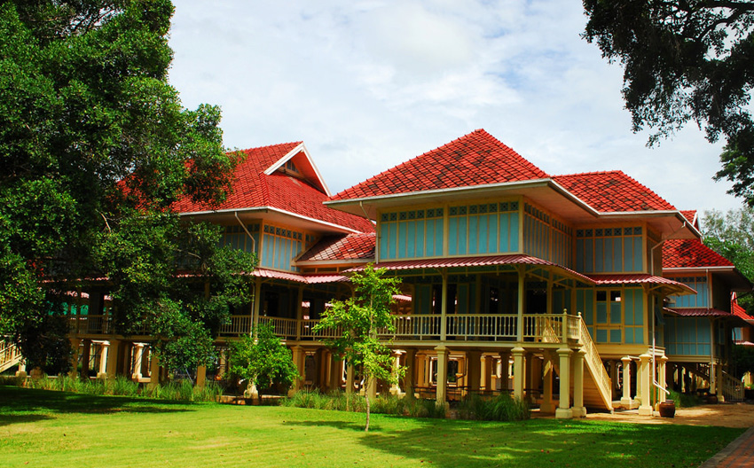 Maruekhathaiyawan Palace